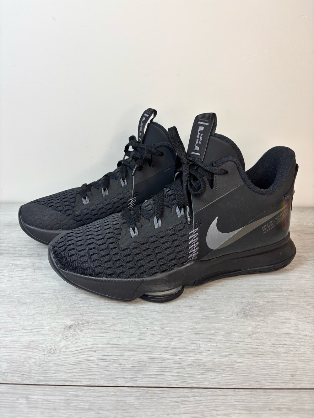Nike LeBron Witness V 5 Basketball Shoes Black/Gray Men’s Size 10.5 CQ9380-002